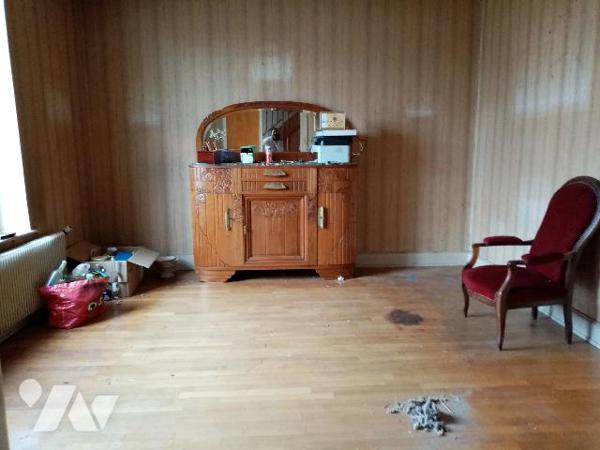 secteur Gohypré , zone d'habitation calme proche écoles, maison mitoyenne 1 côté terrain de 729 m²