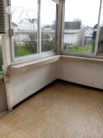 secteur Gohypré , zone d'habitation calme proche écoles, maison mitoyenne 1 côté terrain de 729 m²