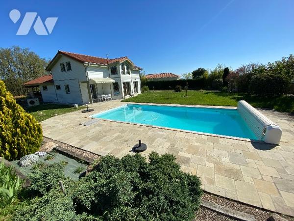 Maison de style californien de 150m² avec piscine sur 2979m² de terrain