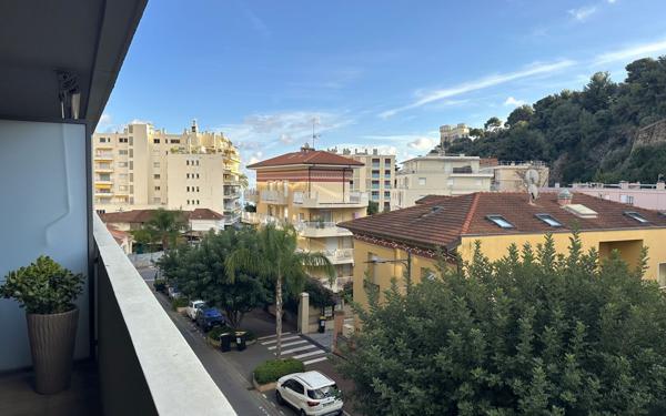 Appartement à louer    2 pièces •  Roquebrune-Cap-Martin