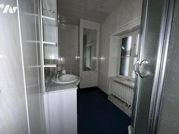 ENSEMBLE IMMOBILIER A RENOVER - CENTRE VILLE