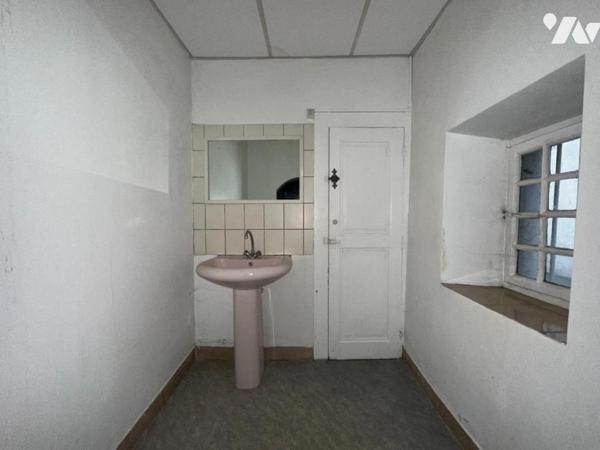 ENSEMBLE IMMOBILIER A RENOVER - CENTRE VILLE