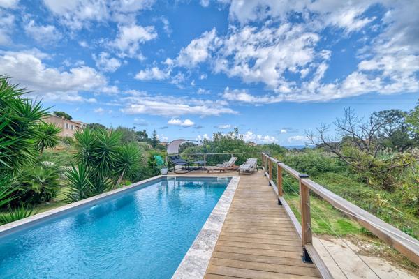 Maison Bastia Agliani 6 pièces174 m2 - terrain 1100 m2 - vue mer - piscine