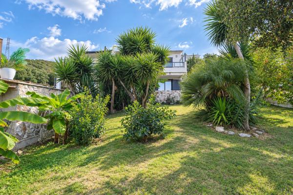 Maison Bastia Agliani 6 pièces174 m2 - terrain 1100 m2 - vue mer - piscine
