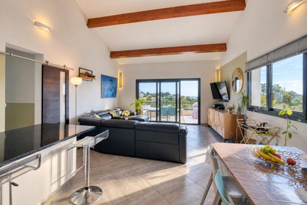 Maison Bastia Agliani 6 pièces174 m2 - terrain 1100 m2 - vue mer - piscine