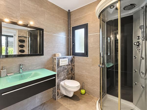 Maison Bastia Agliani 6 pièces174 m2 - terrain 1100 m2 - vue mer - piscine