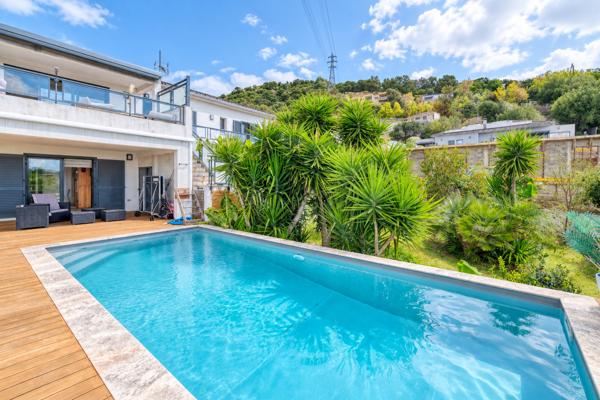 Maison Bastia Agliani 6 pièces174 m2 - terrain 1100 m2 - vue mer - piscine