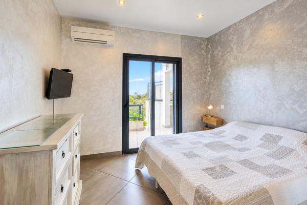 Maison Bastia Agliani 6 pièces174 m2 - terrain 1100 m2 - vue mer - piscine