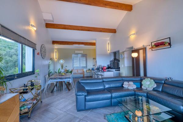 Maison Bastia Agliani 6 pièces174 m2 - terrain 1100 m2 - vue mer - piscine