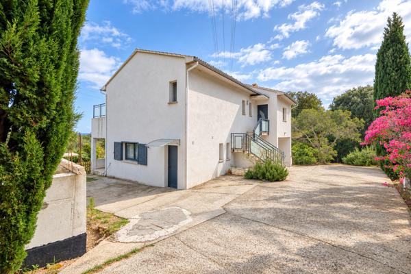 Maison Bastia Agliani 6 pièces174 m2 - terrain 1100 m2 - vue mer - piscine
