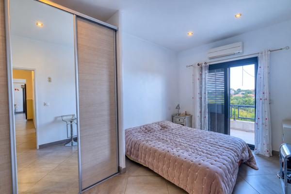 Maison Bastia Agliani 6 pièces174 m2 - terrain 1100 m2 - vue mer - piscine