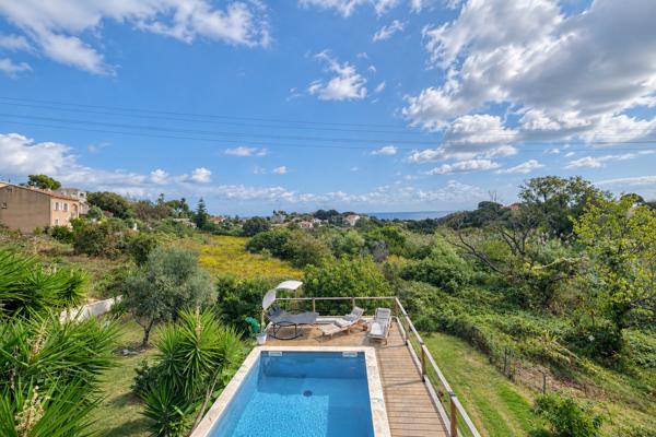 Maison Bastia Agliani 6 pièces174 m2 - terrain 1100 m2 - vue mer - piscine