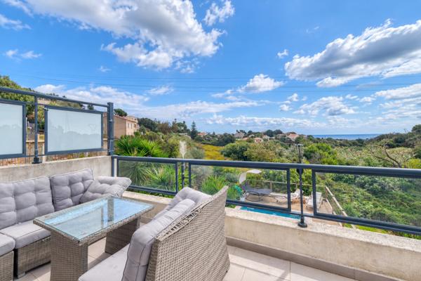 Maison Bastia Agliani 6 pièces174 m2 - terrain 1100 m2 - vue mer - piscine