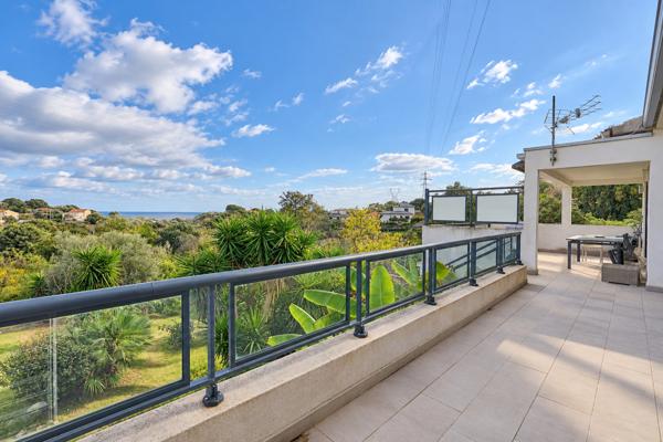 Maison Bastia Agliani 6 pièces174 m2 - terrain 1100 m2 - vue mer - piscine