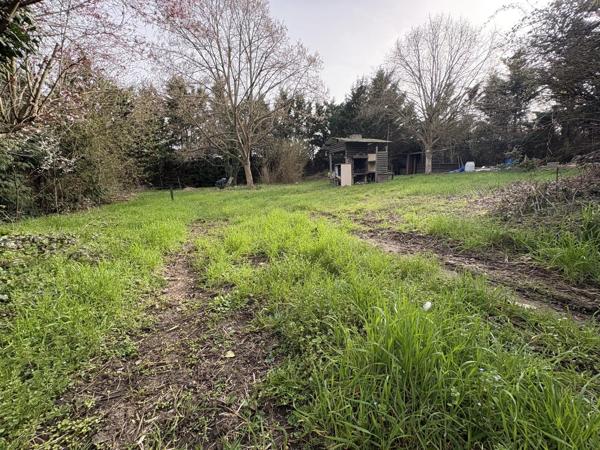 Vente                                                      Terrain
                        
                                         1890 m2                     à Ézy-sur-Eure