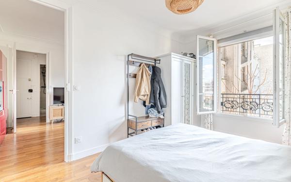 Appartement à vendre    2 pièces • 40,17 m2 Paris 16