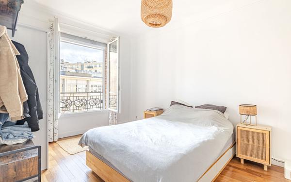 Appartement à vendre    2 pièces • 40,17 m2 Paris 16