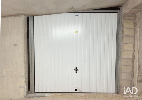 Location parking 13 m² Paris 19