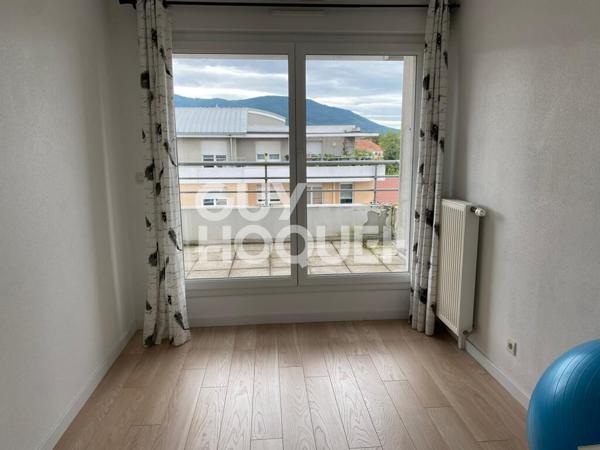 LOCATION : appartement meublé T4 (89 m²) dernier étage à CERNAY