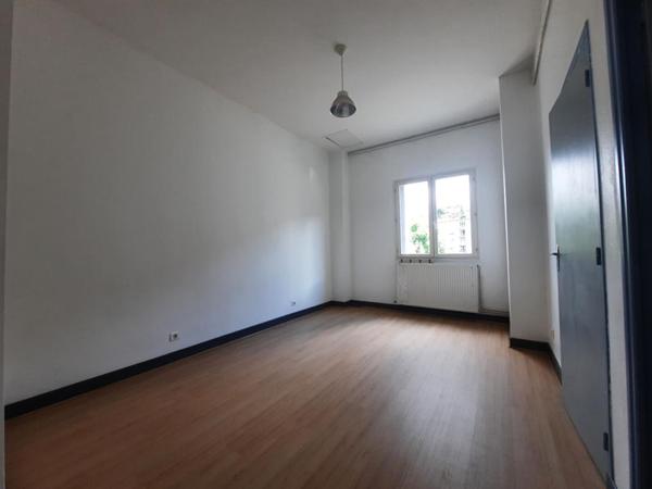 Maison Tulle 4 pièce(s) 135 m2 + appartement  T2 42 m²