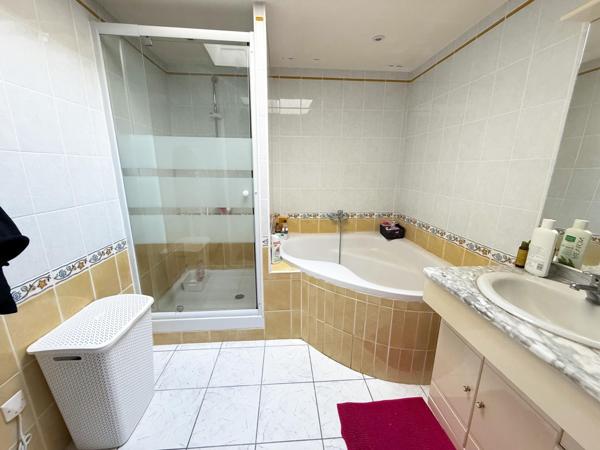 2 maisons d’habitation a Saint-Sauveur-Lendelin