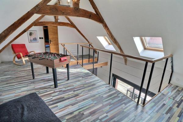 Longère de 187 m2 habitables, 4 chambres indépendantes , garage de 70 m2, terrain de 1188 m2 , le tout bien exposé et au calme en village de campagne. 0 anomalie diagnostics.