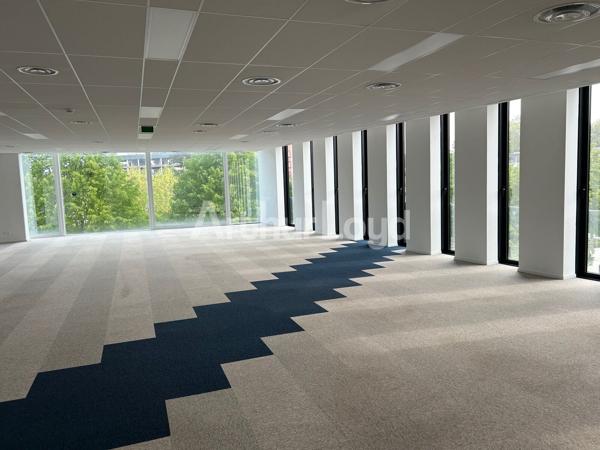 Bureaux à louer Villeneuve-d'Ascq - Surfaces divisibles dès 500 m² au coeur d'un éco-quartier dynamique avec parkings