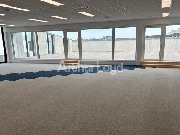 Bureaux à louer Villeneuve-d'Ascq - Surfaces divisibles dès 500 m² au coeur d'un éco-quartier dynamique avec parkings