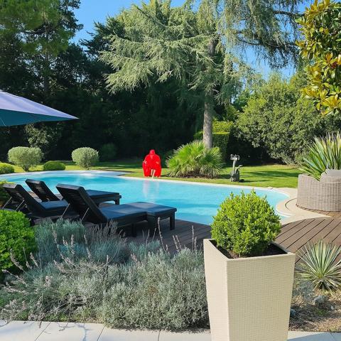 Villa familiale 6 pièces avec piscine chauffée sur terrain plat à Mougins
