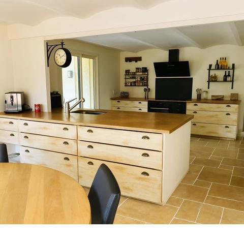 Villa familiale 6 pièces avec piscine chauffée sur terrain plat à Mougins