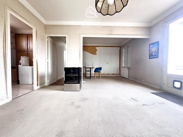 Propriete
                                                                                                                                                                                                                                                                                                                        6 pièce(s)                                                                                                                                                                                                          3 chambre(s)                                                                                                                                                                                                          177  m²