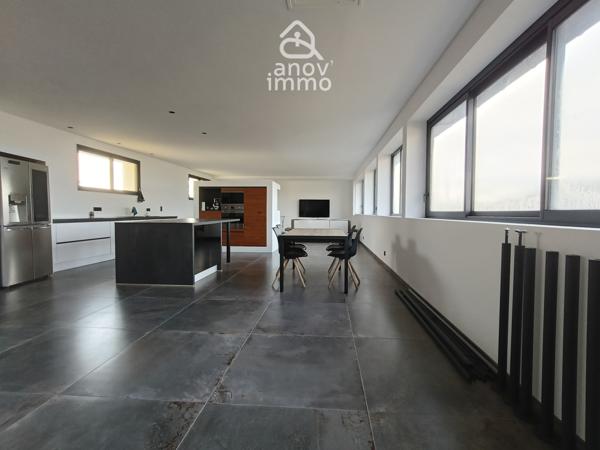 Propriete
                                                                                                                                                                                                                                                                                                                        6 pièce(s)                                                                                                                                                                                                          3 chambre(s)                                                                                                                                                                                                          177  m²