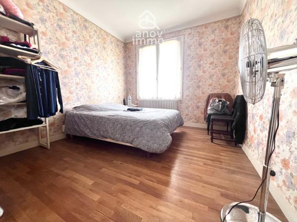 Propriete
                                                                                                                                                                                                                                                                                                                        6 pièce(s)                                                                                                                                                                                                          3 chambre(s)                                                                                                                                                                                                          177  m²