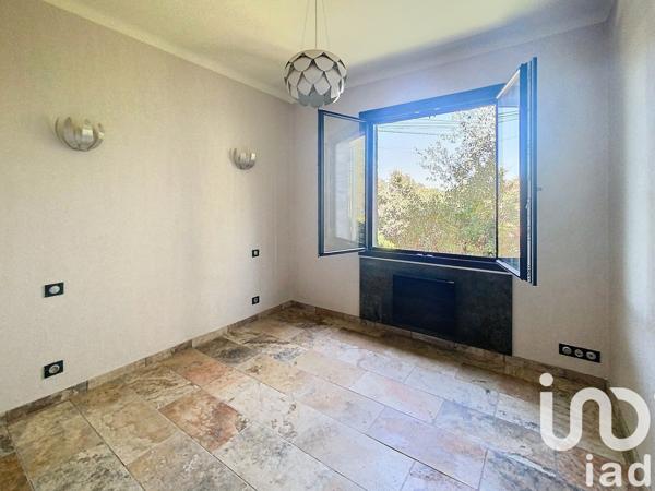 Maison traditionnelle 3 pièces de 95 m² à Brue-Auriac (83119)