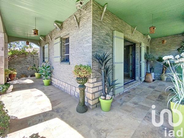 Maison traditionnelle 3 pièces de 95 m² à Brue-Auriac (83119)