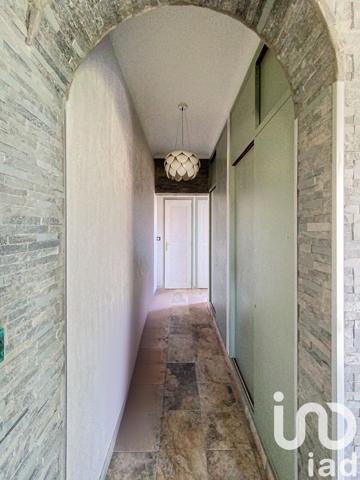 Maison traditionnelle 3 pièces de 95 m² à Brue-Auriac (83119)