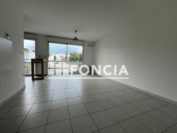 Location Appartement 2 pièces 46.7 m² - Résidence Carré Colette Besancon 25000