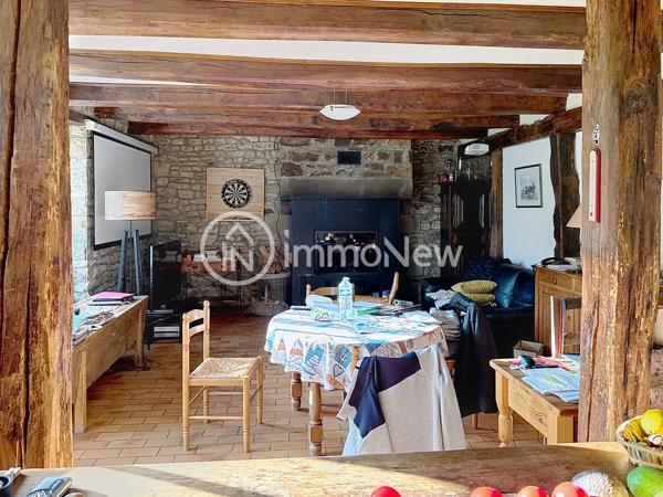 Maison en pierres avec dépendances sur un terrain de 1751 m²