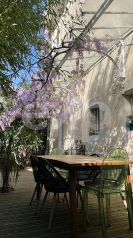 BORDEAUX NANSOUTY – MAISON BOURGEOISE – TERRASSE – GARAGE 60 m² (4 VOITURES)