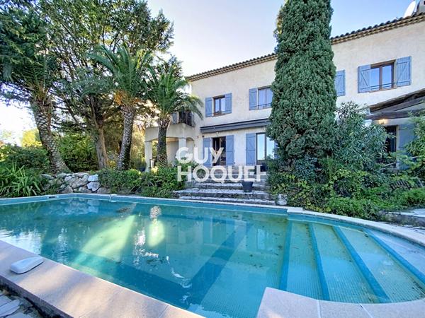 Maison à vendre à Grasse - 5 pièces avec piscine