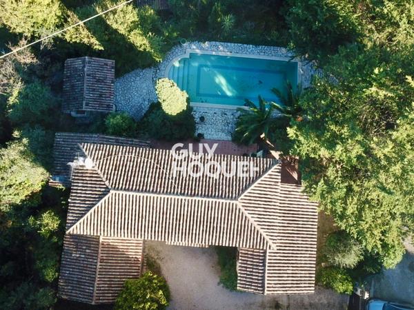 Maison à vendre à Grasse - 5 pièces avec piscine