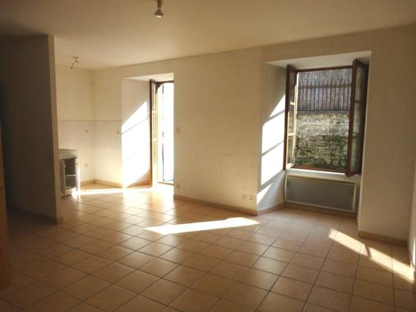 Appartement F3 avec terrasse et cave