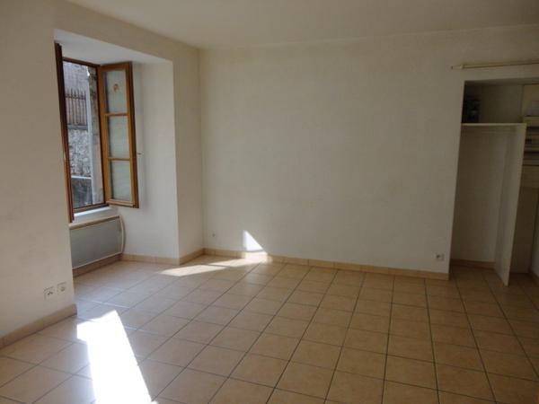 Appartement F3 avec terrasse et cave