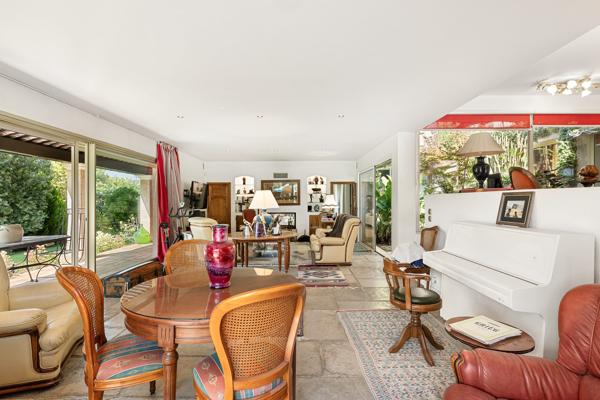 Villa de charme avec patio et piscine au cœur de La Colle-sur-Loup