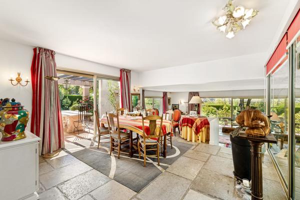 Villa de charme avec patio et piscine au cœur de La Colle-sur-Loup