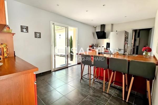 CONTEMPORAINE 150 m² hab, 4chs, bureau, piscine, terrain 2127 m