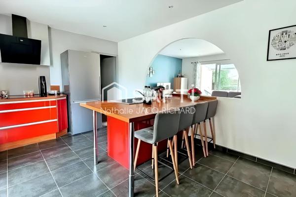 CONTEMPORAINE 150 m² hab, 4chs, bureau, piscine, terrain 2127 m