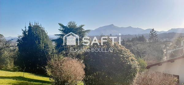 Maison Bordagain avec piscine et terrain- fort potentiel