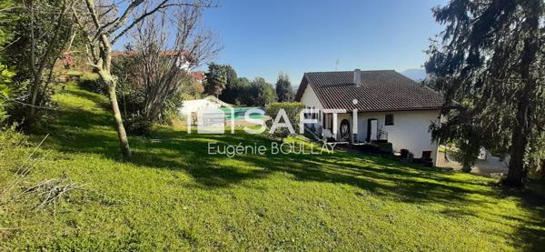 Maison Bordagain avec piscine et terrain- fort potentiel