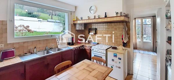 Maison Bordagain avec piscine et terrain- fort potentiel